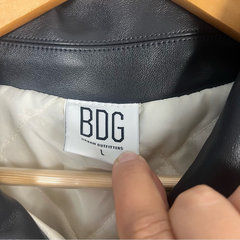 Bdg Faux leather White and yellow oversize bomber jacket size large - Picture 2 of 5